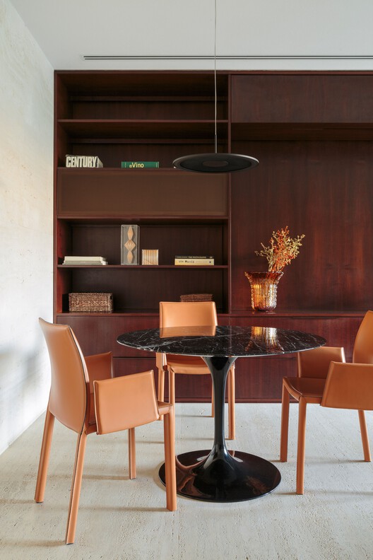 Caburi House / АРХИТЕКТОРСКОЕ БЮРО - Фотография интерьера, стол, стул