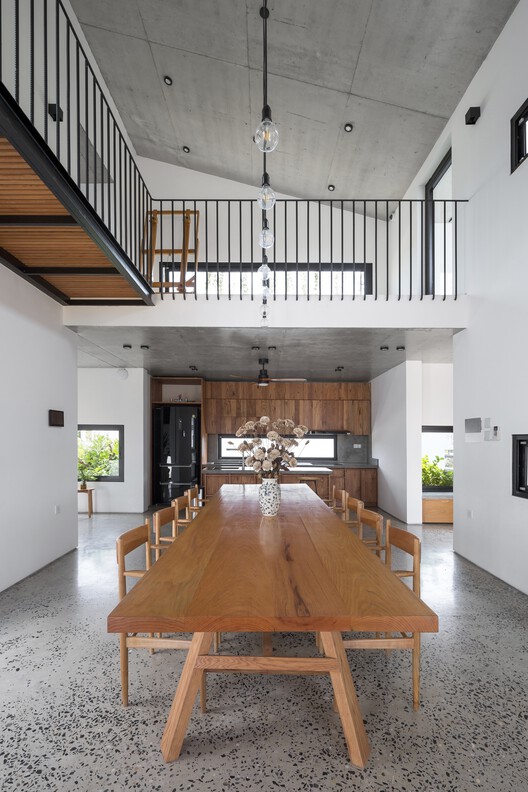 PsA House / PsA Architecture - Фотография интерьера, окна, балка