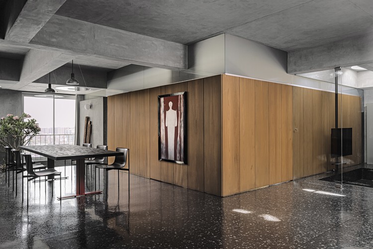 Off The Grid Apartment / DOT — Фотография интерьера, кухня