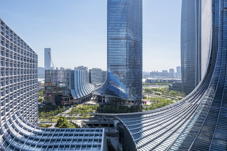 Shanghai West Bund AI Tower & Plaza / Nikken Sekkei — фотография экстерьера, городской пейзаж