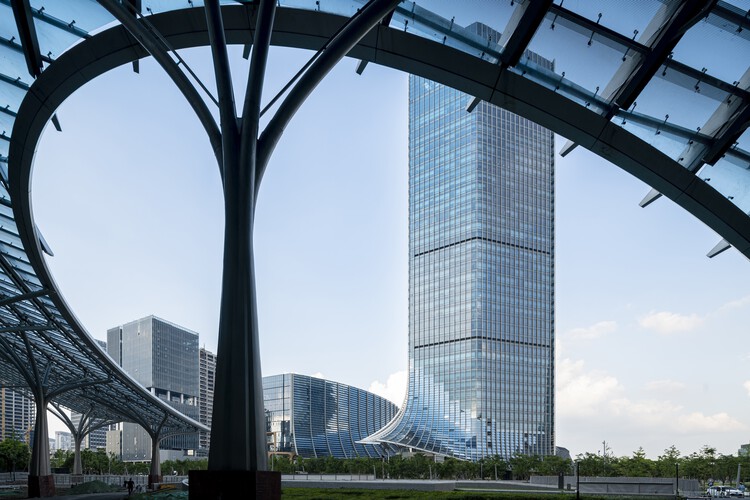 Shanghai West Bund AI Tower & Plaza / Nikken Sekkei - фотография экстерьера, городской пейзаж, арка