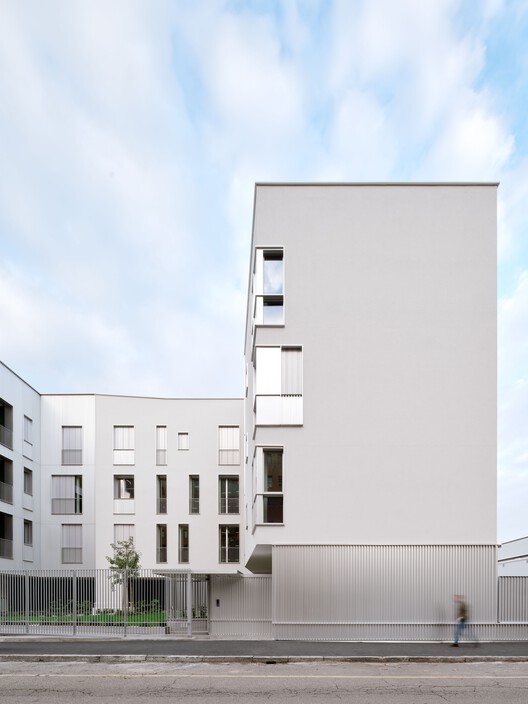 Pichi 12 Housing / Park Associati - Фотография экстерьера, окна, фасад
