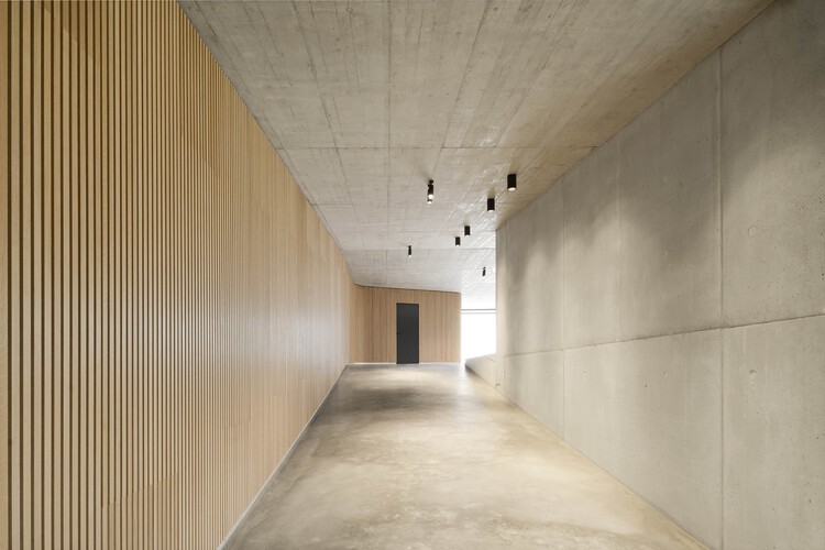 Работа среди классики – Новое офисное пространство / лароб.  studio für Architektur - Фотография интерьера