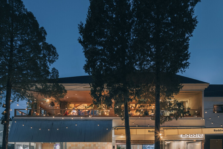The Bond от Hide&seek Bar & Restaurant / DAGA Architects — Фотография интерьера, балка