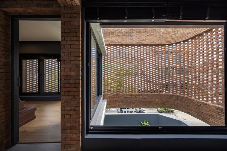 MYJ House / BodinChapa Architects - Фотография интерьера, окна