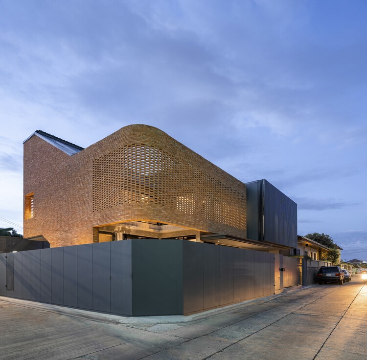 MYJ House / BodinChapa Architects - Экстерьерная фотография, фасад