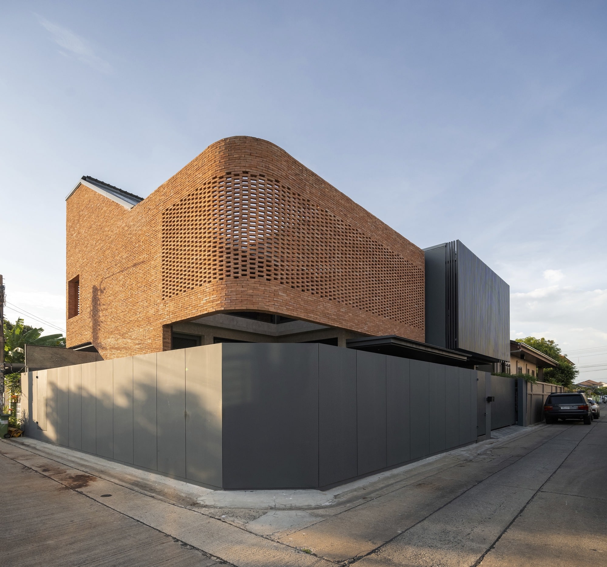 Дом MYJ / BodinChapa Architects