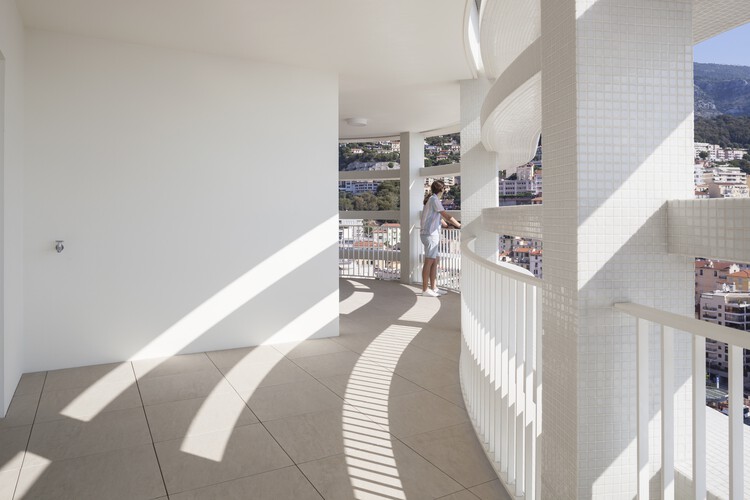 Башня Гонория в Монако / Jean-Pierre Lott Architecte - Фотография интерьера, перила