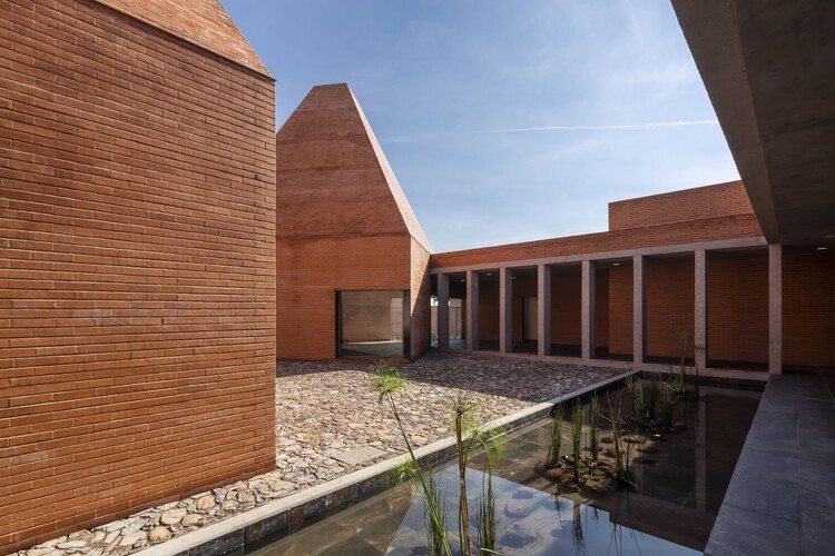 Сектор 02 Офисы ирригационного модуля / 3ME Arquitectura - Фотография экстерьера, фасад