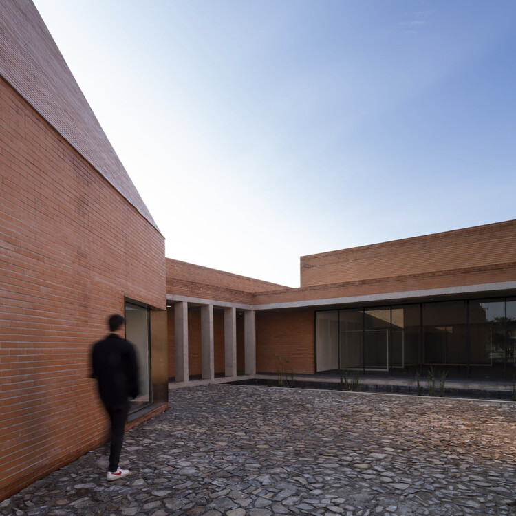 Сектор 02 Офисы ирригационного модуля / 3ME Arquitectura - Фотография экстерьера, фасад