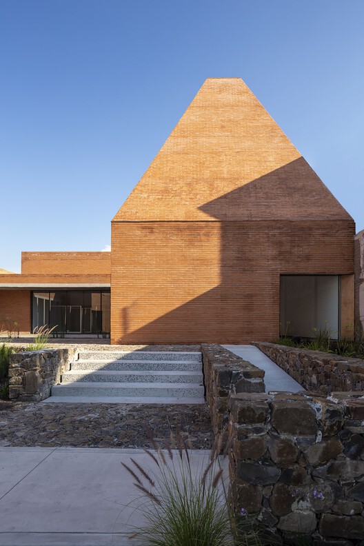 Сектор 02 Офисы ирригационного модуля / 3ME Arquitectura - Фотография экстерьера, фасад