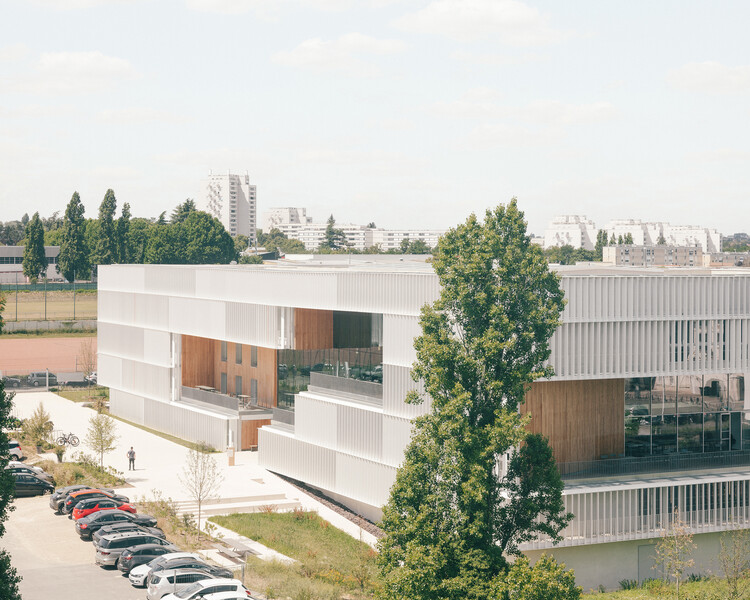 ЭСИЭЭ[it] Высшая школа / ValletdeMartinis Architectes - Экстерьерная фотография, фасад