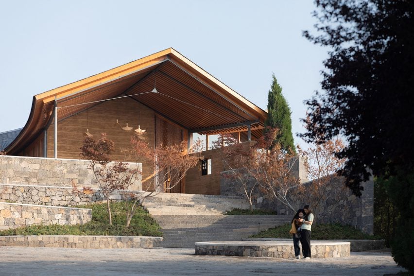 Внешний вид ресторана Dapi Mountain в Китае