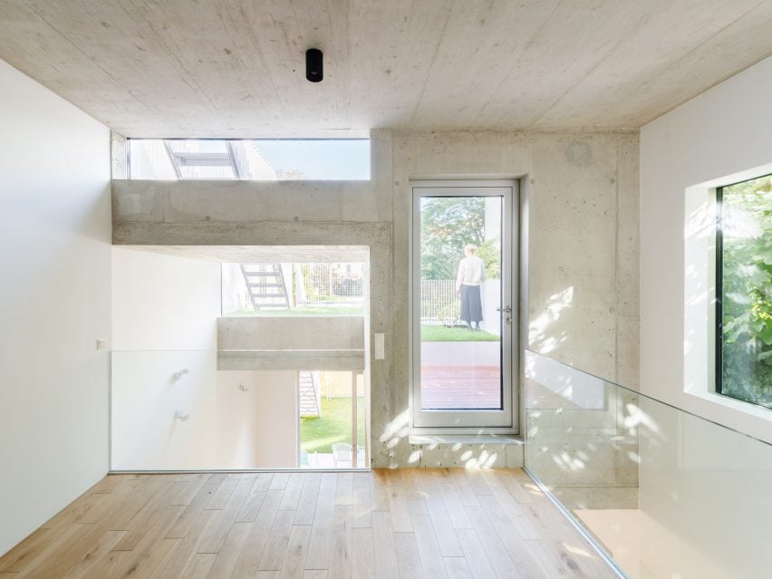 Внутренний вид жилого помещения городского таунхауса PSLA Architekten в Вене