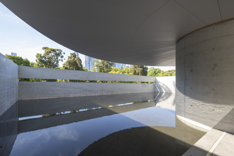 Открытие MPavilion 10 в Мельбурне, Австралия, дизайн Тадао Андо — изображение 6 из 8