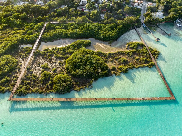 Bacalar Eco-Park / Colectivo C733 - Экстерьерная фотография, Набережная, Побережье, Лес