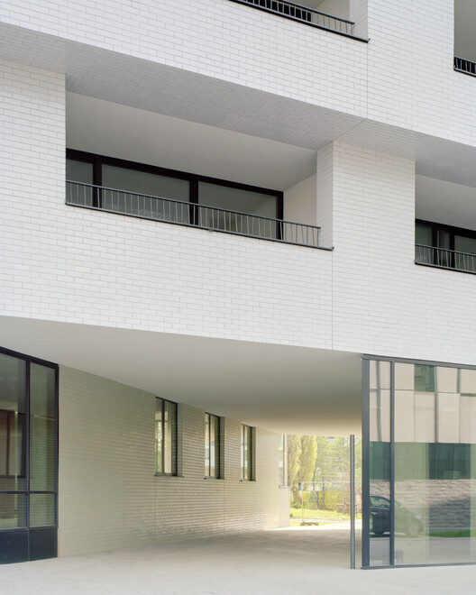 Tweewater Housing / XDGA - Xaveer De Geyter Architects - Фотография интерьера, окон, фасада
