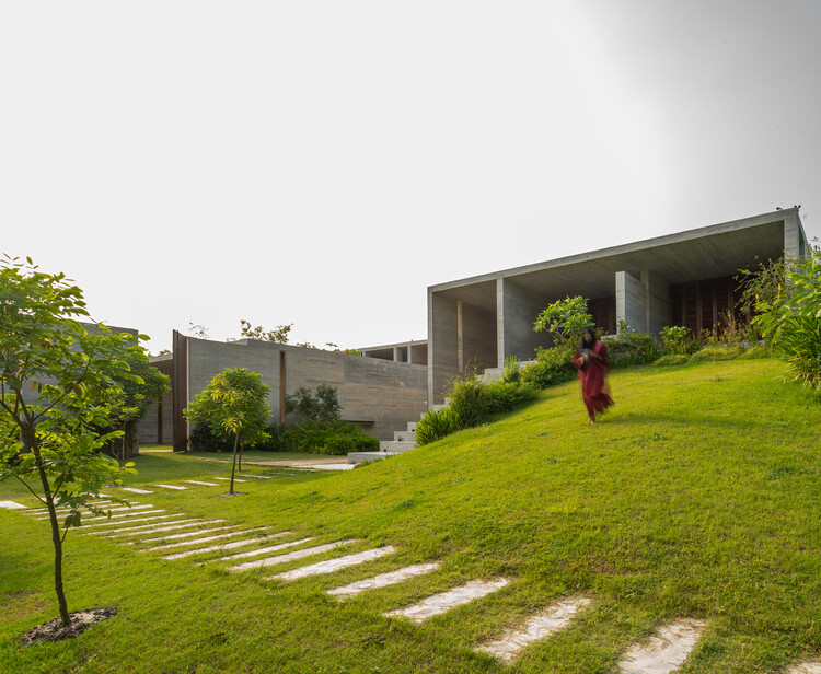 CHAABI House / System Architects + EKNC - Экстерьерная фотография, сад