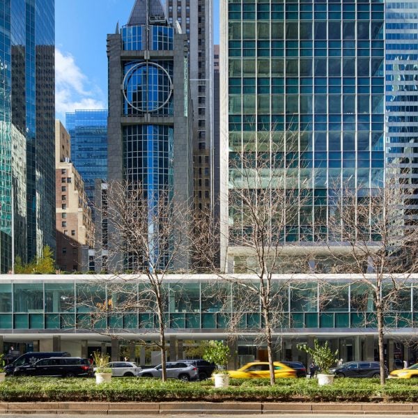 SOM завершает реставрацию исторического Lever House в Нью-Йорке