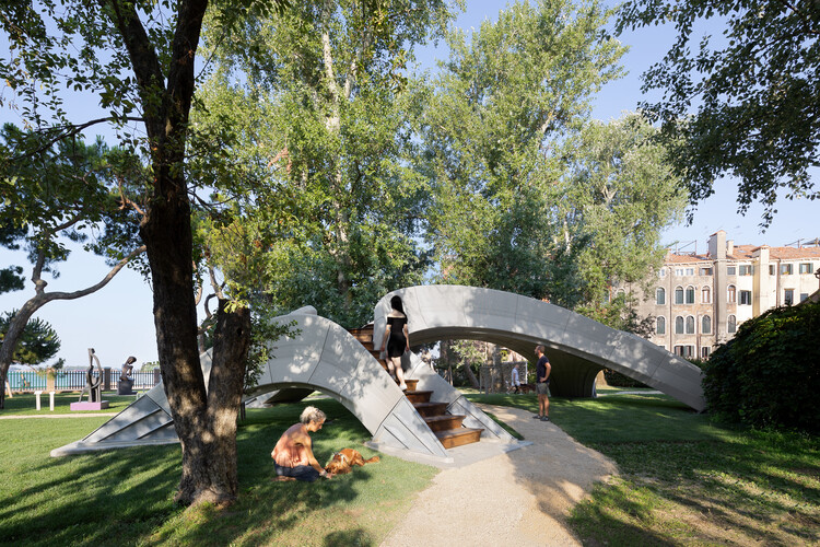 Мост Стриатус / Zaha Hadid Architects + Block Research Group — Фотография экстерьера