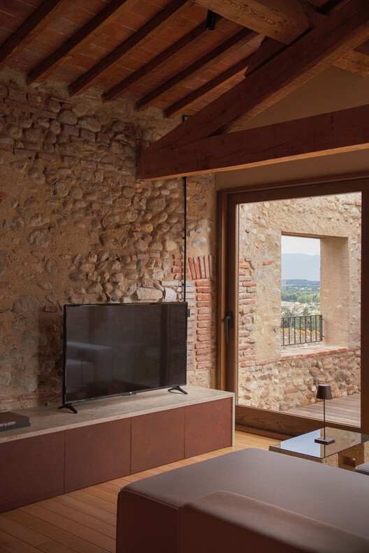Casa Descadrell / SYMBIOSE Architecture & Design - Фотография интерьера, Окна, Ванна, Дерево, Балка