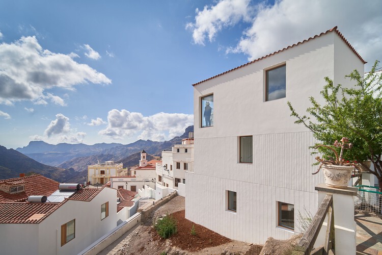 T House / XStudio - Фотография экстерьера, окон, фасада