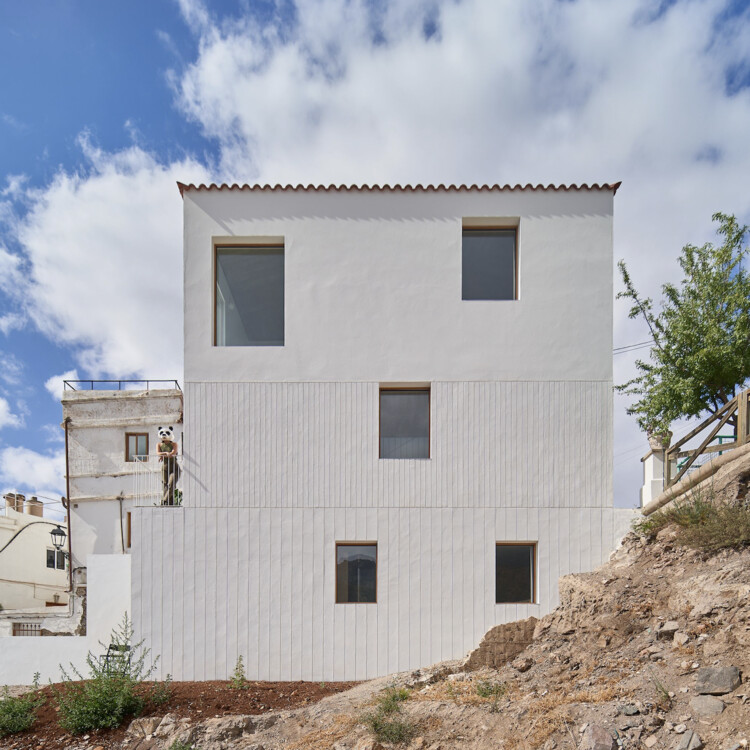 T House / XStudio - Фотография экстерьера, окон, фасада
