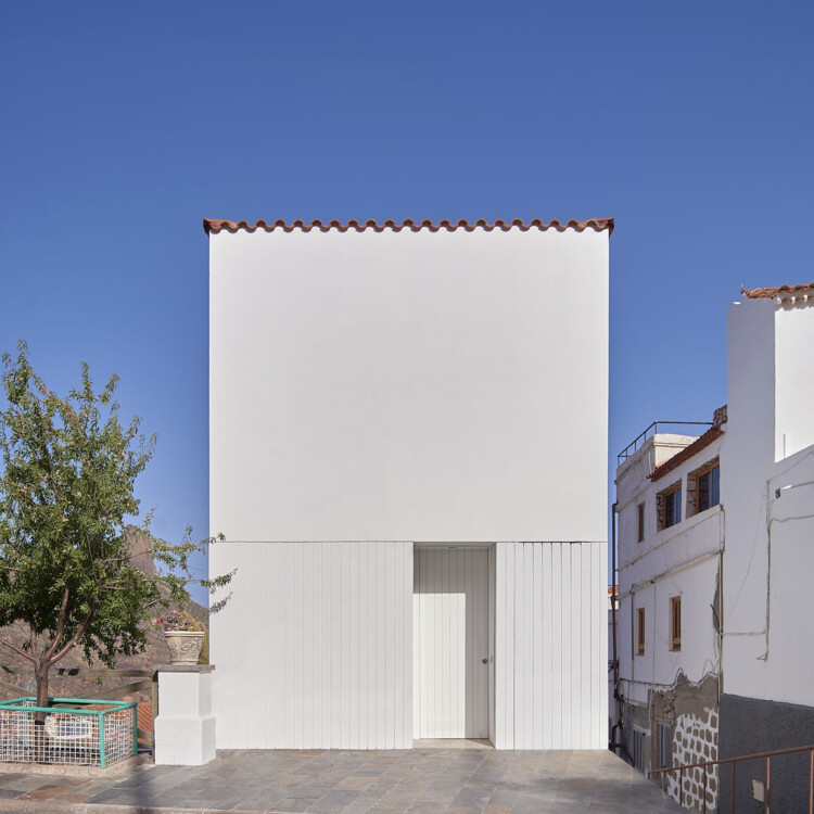 T House / XStudio - Фотография экстерьера, фасад, окна
