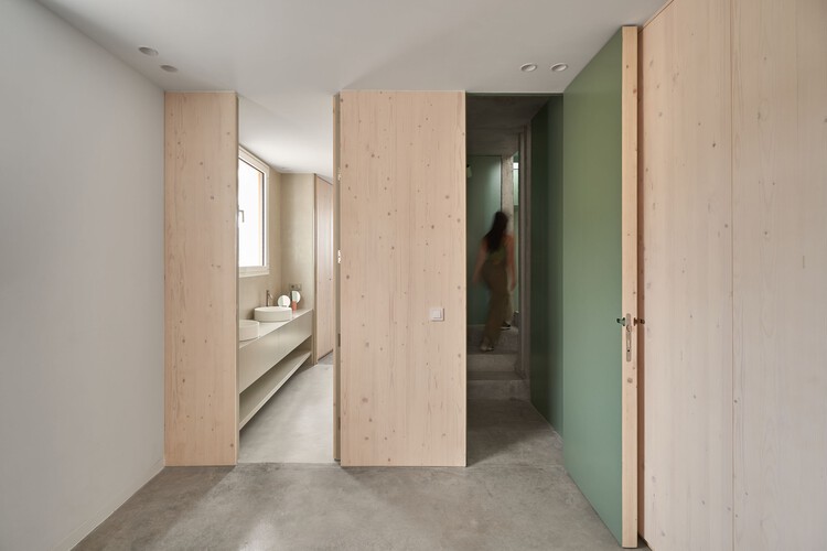 T House / XStudio - Фотография интерьера, двери
