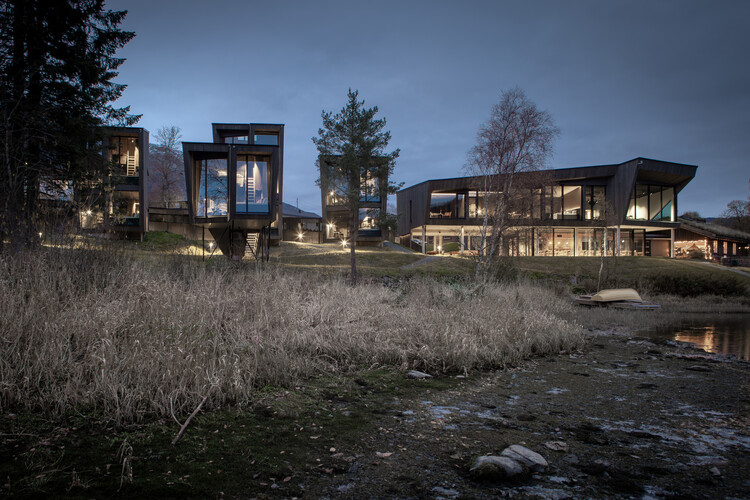 Elva Hotel / Mange Bekker Arkitektur - Экстерьерная фотография, окна