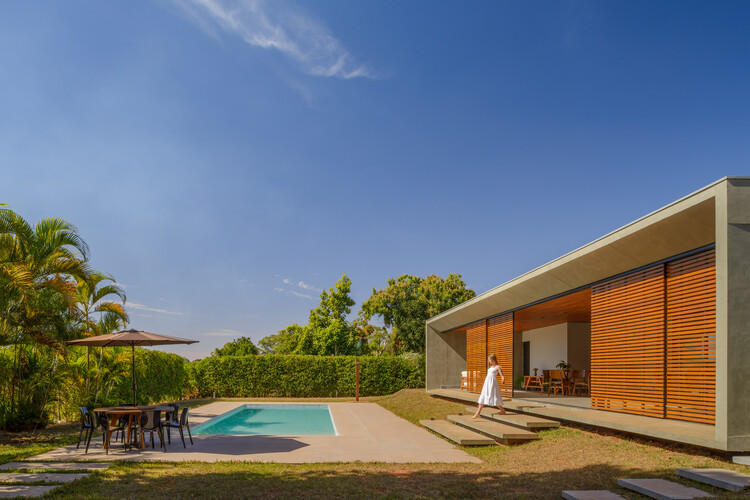 Roses House / Renan Mendes Arquitetura - Экстерьерная фотография