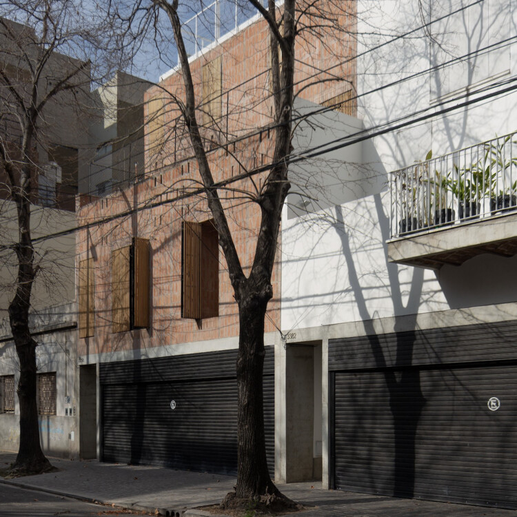 Maure Houses 3 and 4 / Ignacio Szulman arquitecto - Фотография Экстерьера, Кирпич, Окна, Фасад