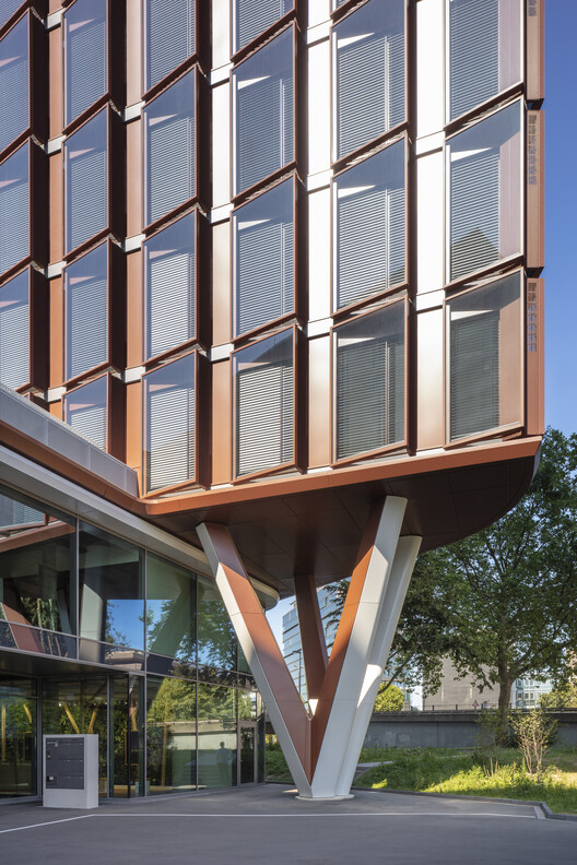 Кампус Eclipse / UNStudio + HPP Architects – Фотография экстерьера, окна, фасад