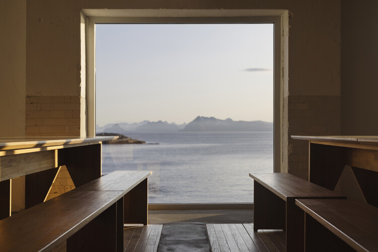 Trevarefabrikken / Jonathan Tuckey Design - Фотография интерьера, стол