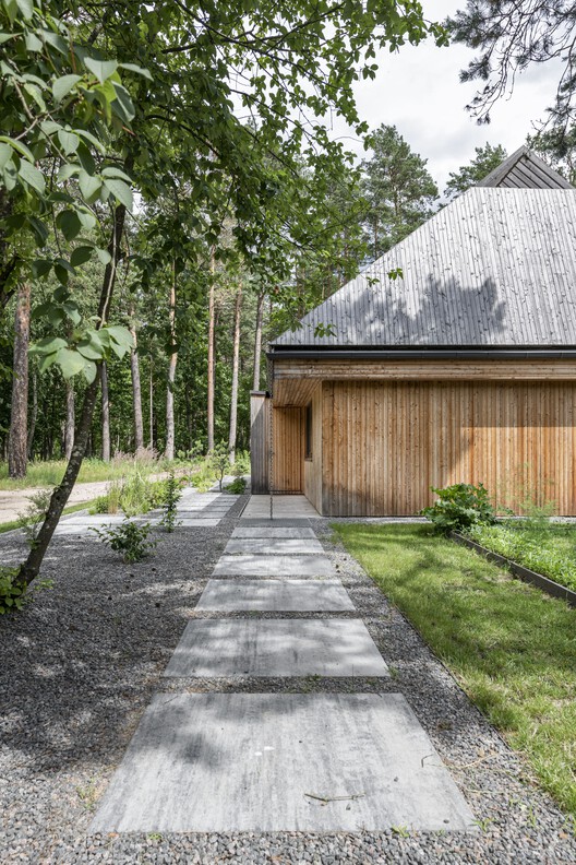 Семейный дом в Друскининкай / Laurynas Žakevičius Architects - Экстерьерная фотография, Лес