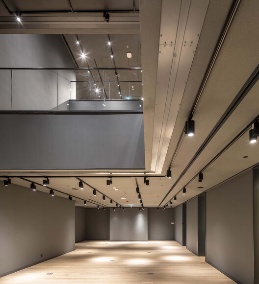 Музей живописи и скульптуры Ишбанка / TEGET - Фотография интерьера, кухня