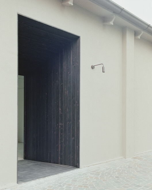 Funerary House Luce / studio wok - Фотография интерьера, двери, фасада