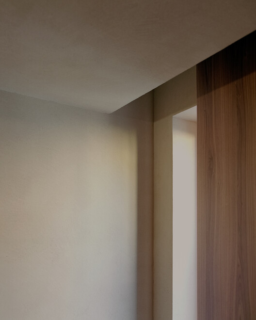Funerary House Luce / studio wok - Фотография интерьера, колонна
