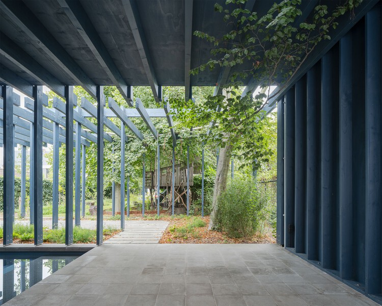 ge(LUIF)el Pool Pavilion / Atelier Janda Vanderghote - Экстерьерная фотография, фасад, сад