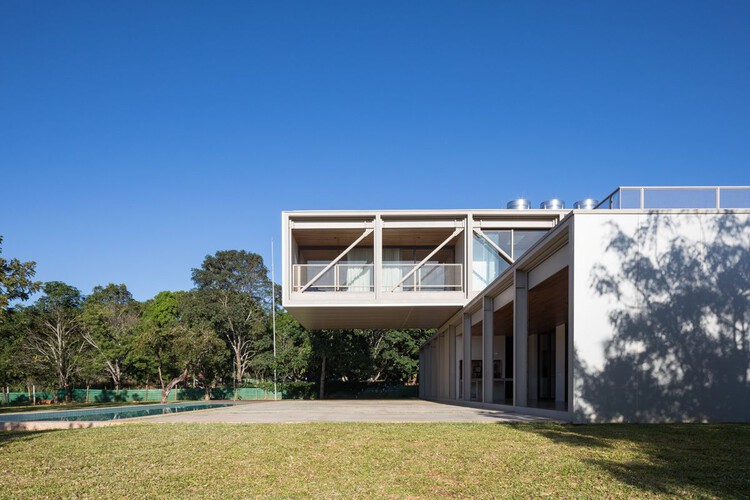 Casa 350 / BLOCO Arquitetos - Фотография экстерьера