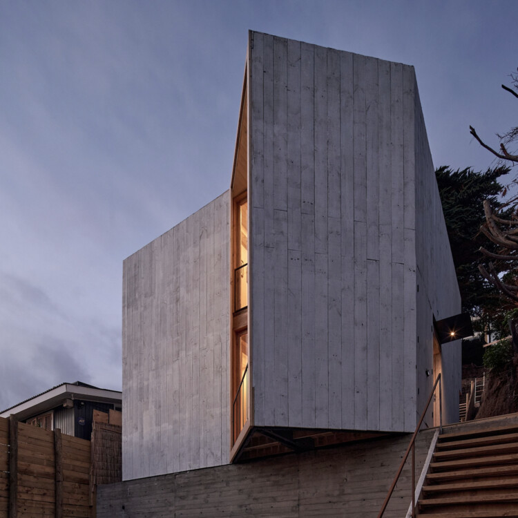 Lagunita House / Croxatto y Opazo Arquitectos - Фотография Экстерьера, Кирпич, Фасад