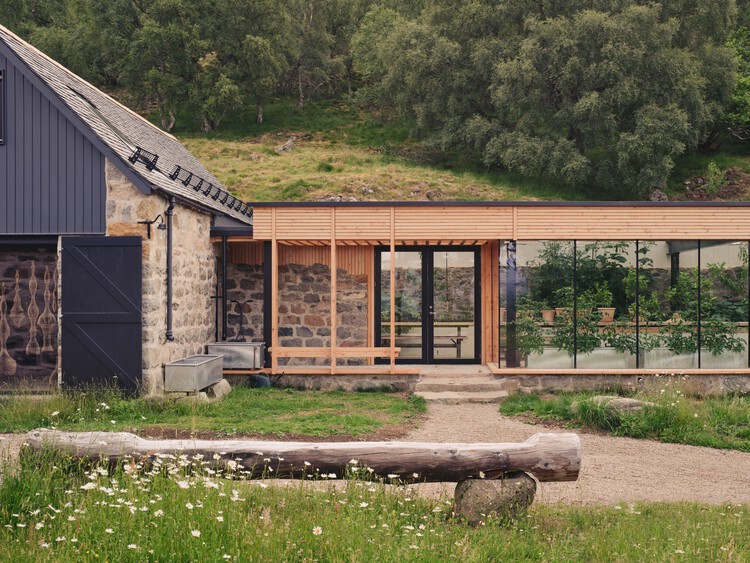 Ardoch House / Moxon Architects — фотография экстерьера, окна, лес