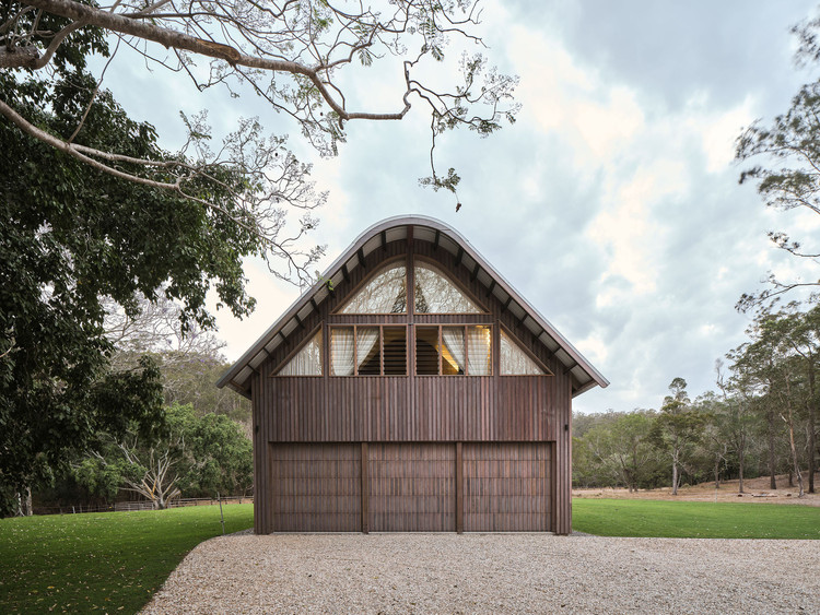 Дом-амбар / Paul Uhlmann Architects — фотография экстерьера, дверь