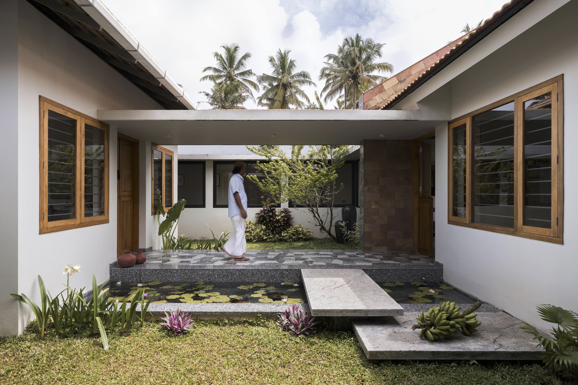 Дом Мала / Thomas Parambil Architects