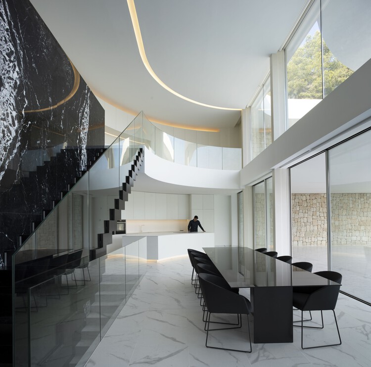 CTZ2 House / Pepe Giner Arquitectos - Фотография интерьера, стол, стул, окна