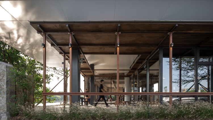 Деревянный павильон у реки - FEI PATISSERIE / NEME Studio Architects - Фотография экстерьера, балка
