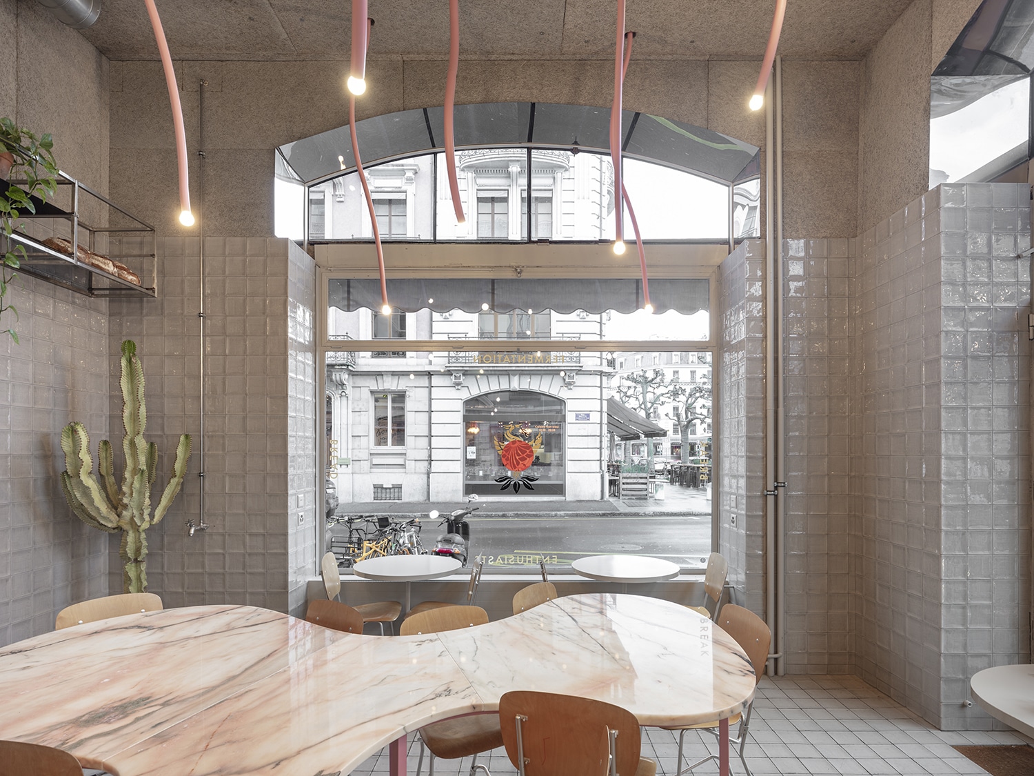 Sawerdō Coffee & Bakery / БЮРО (Даниэль Замарбид, Карин Пимента, Галлиан Замарбид)