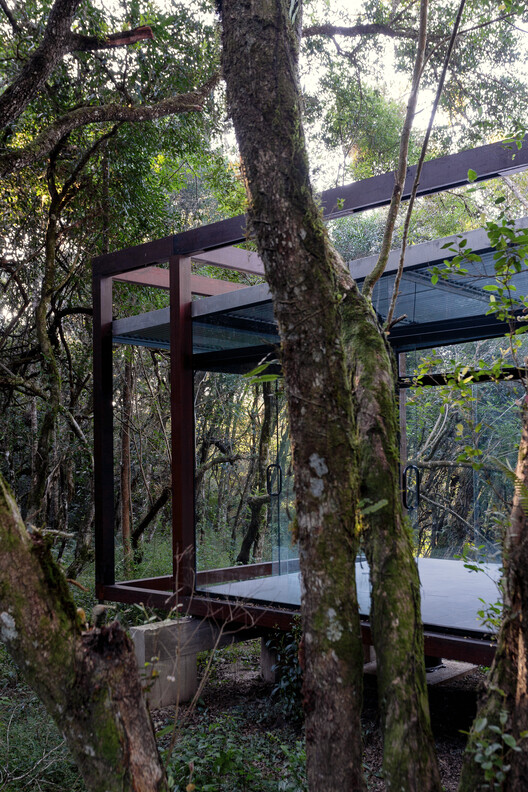 Павильон Гуаху / YVA Arquitetura - Экстерьерная фотография, Лес