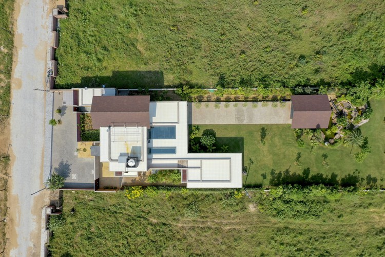 Вилла Vanessa Weekend / The Grid Architects — фотография экстерьера, фасад