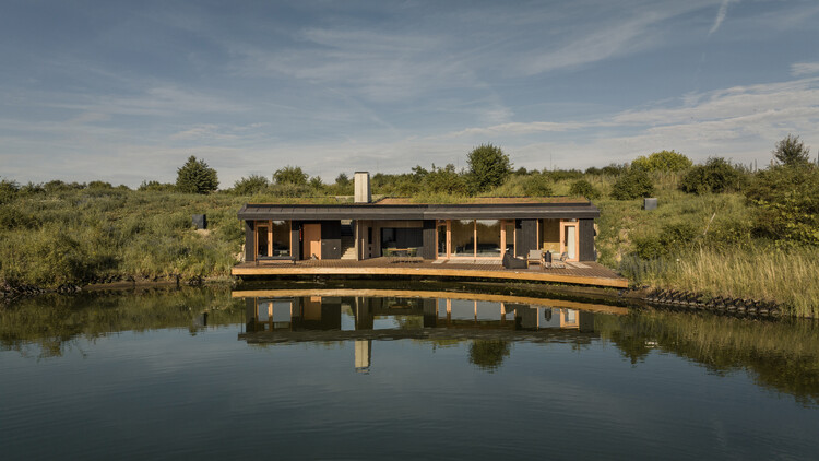 CLT House / Hello Wood - Экстерьерная фотография, набережная, сад